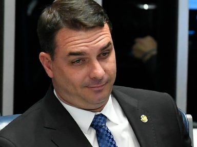 Ex-assessora de Flávio Bolsonaro revela esquema de lavagem de dinheiro