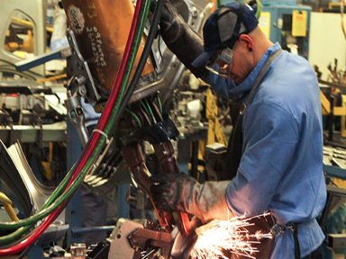 Produção industrial cai 7,2% no acumulado do ano