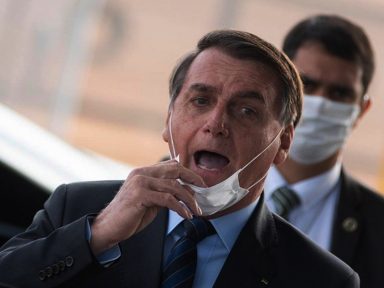 Bolsonaro está sendo varrido porque desdenhou a pandemia e atacou a vacina