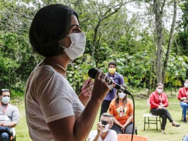“Precisamos virar a página da política da falta de diálogo”, defende Manuela D’Àvila