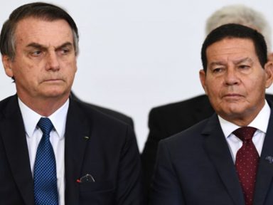 “O que ele falou sobre os EUA é opinião dele”, diz Bolsonaro ao desautorizar Mourão