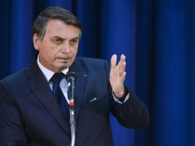 ‘Pergunta para o vírus’, disse Bolsonaro, sem garantir se a ajuda será mantida ou não