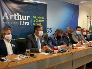 Lira oficializa candidatura para a presidência da Câmara