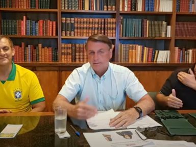 “Lei demais atrapalha”, diz Bolsonaro