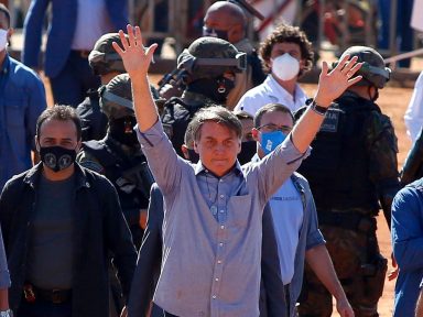 Presidente da morte conspira mais uma vez contra a vacina e a vida dos brasileiros