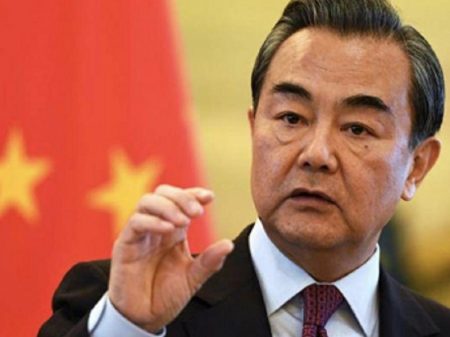 Deteriorar relações com a China é “erro estratégico dos EUA”, afirma ministro Wang