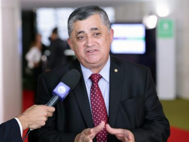 Guimarães, do PT, rejeita vetos e defende apoio ao candidato da frente ampla na Câmara