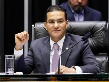 Líder do Republicanos apoia candidato do governo e diz que não foi por propina