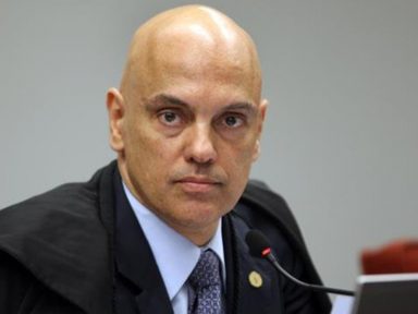 Alexandre de Moraes diz que Bolsonaro não tem o direito de se recusar a depor