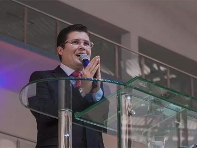 Pastor comete crime ao dizer que CoronaVac provoca câncer e HIV, diz MP-CE