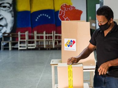 Com abstenção de 69%, maduristas fazem maioria na Assembleia Nacional da Venezuela