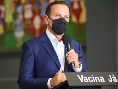 Doria rechaça pressão de Bolsonaro e anuncia início da vacinação para 25 de janeiro