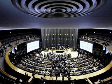 Alcolumbre enfrenta dificuldade de emplacar sucessor no Senado diante de vários nomes cogitados