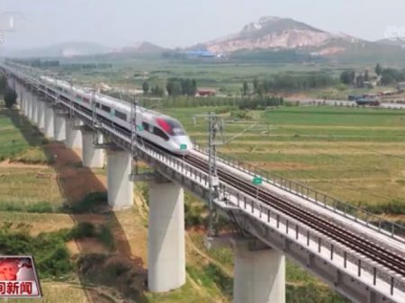Trem-bala de carga chinês alcança 350 km/h, recorde mundial