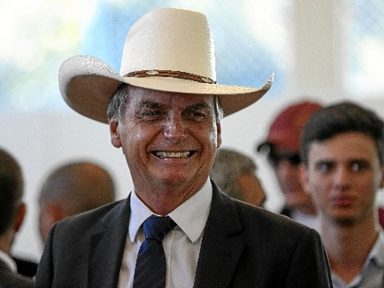 Bolsonaro, em seu negacionismo doentio:  pandemia “foi fabricada”