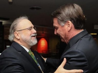 Procuradores repudiam Aras e investigam crimes de Bolsonaro na pandemia