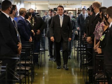 Mensagem de fim de ano de Bolsonaro traz ameaça velada ao Ministério Público-RJ