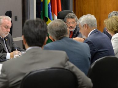 Bancada do PT decide apoiar Rodrigo Pacheco à presidência do Senado