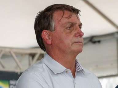 Bolsonaro insulta o vice-presidente e o chama de “palpiteiro”