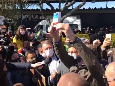 Human Rights Watch: “Bolsonaro sabotou o combate à Covid-19”