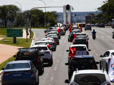 Carreatas pelo país conclamam “Fora Bolsonaro!” e exigem vacina para todos
