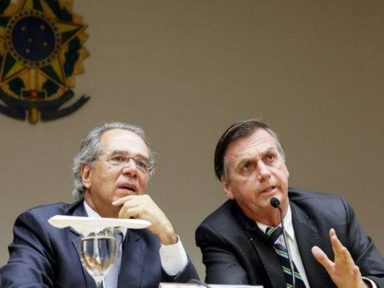 Desgoverno Bolsonaro faz  US$ 72,7 bi baterem asas