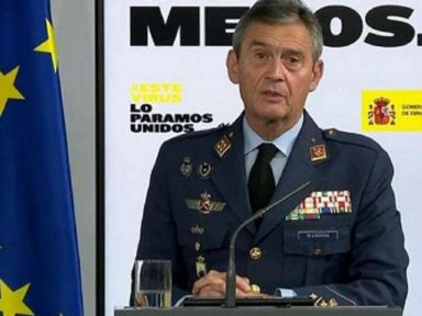 General espanhol pede demissão ao ser flagrado furando fila da vacinação