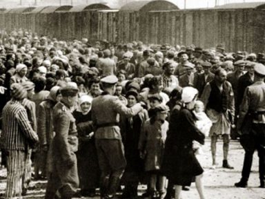 Há 76 anos a 322ª Divisão de Rifles do Exército Vermelho libertava Auschwitz