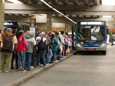 Manifesto de aposentados pede que fim do passe gratuito para idosos em SP seja revogado