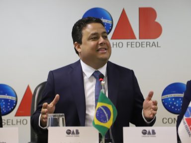 Presidente da OAB não vê, “por ora, ambiente para impeachment de Bolsonaro”