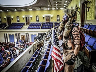 Na ‘cena do crime’: deputados debatem impeachment de Trump