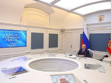 Putin condena o desequilíbrio e tentativas de impor um mundo unipolar