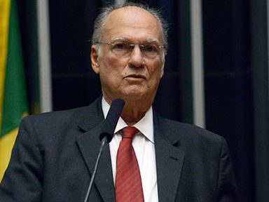 Freire cobra “trabalho” de Bolsonaro e convocação do Congresso Nacional