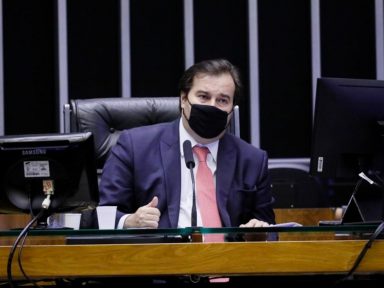 “Bolsonaro é covarde”, afirma o presidente da Câmara