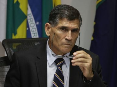 General defende punição, já, a “disseminadores de fake news” para evitar o que ocorreu nos EUA