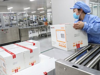 Produção da vacina Coronavac é ampliada para atender demanda mundial