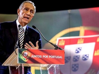 Rebelo derrota candidato salazarista e é reeleito presidente de Portugal