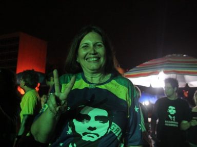 Bolsonaro força Lira a colocar na presidência da CCJ uma terraplanista assumida