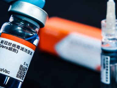 Coronavac é liberada na China para vacinação em massa