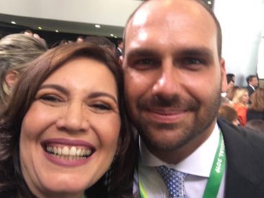 Bolsonarista Bia Kicis se aliou a bandido que atacou STF