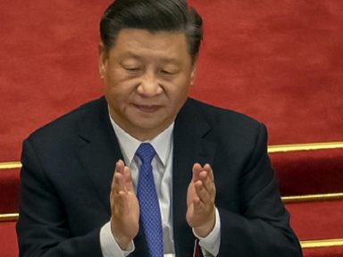 Xi Jinping declara “vitória completa” da China na erradicação da pobreza