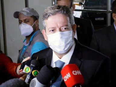 Lira reclama que Maia não aprovou mais desmontes de Bolsonaro e priorizou pandemia