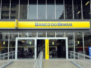 Justiça suspende fechamento de agências e demissões no Banco do Brasil