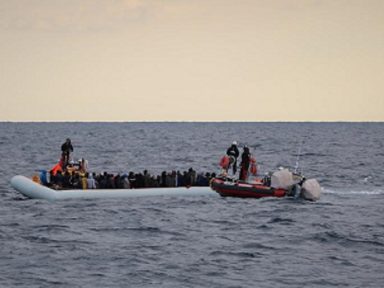 41 imigrantes morrem em naufrágio no Mar Mediterrâneo