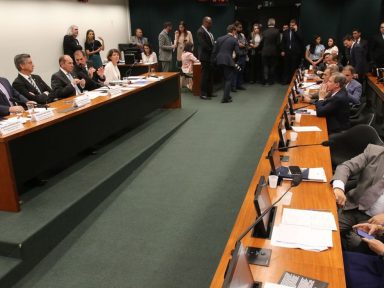 Orçamento 2021 terá como uma das prioridades o auxílio emergencial