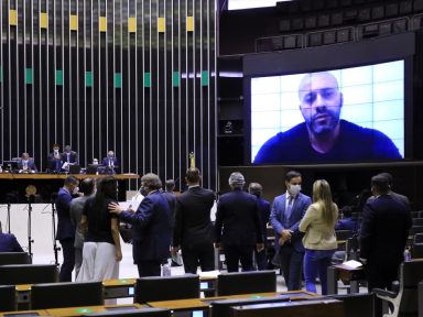 Câmara, por ampla maioria, mantém deputado golpista preso e derrota bolsonarismo raiz