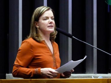 Gleisi diz que Marília Arraes afrontou o “procedimento estatutário” do partido