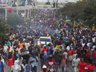 Haiti ‘à beira da explosão’: presidente corrupto quer esticar mandato em um ano