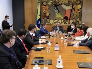 Câmara decide na sexta se mantém Daniel Silveira preso; poderá ser cassado
