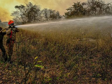 Mourão retira militares da Amazônia e reduz atuação no combate a incêndios